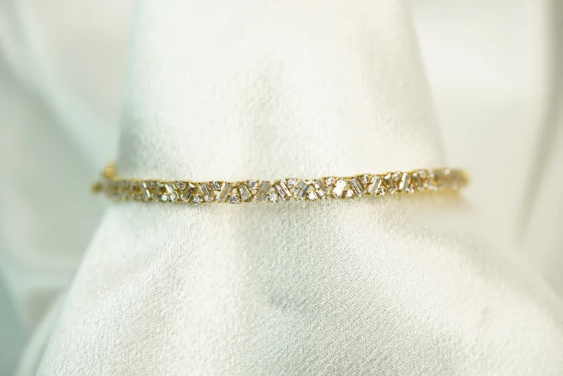 14k Crystallized Line Bangle Bracelet