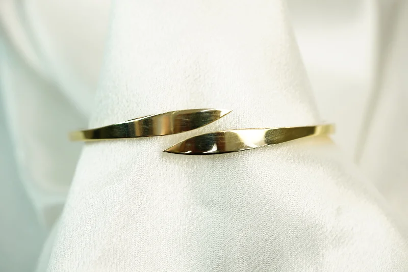 14k Gold Leaves Bangle Bracelet