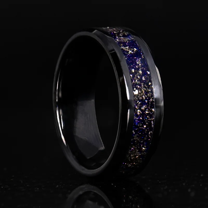 Blue Sandstone Glowstone Ring on Black Ceramic