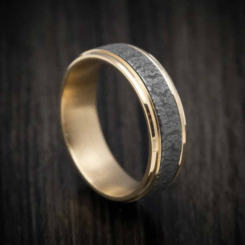 14K Yellow Gold And Tantalum Bark Design Mens Band