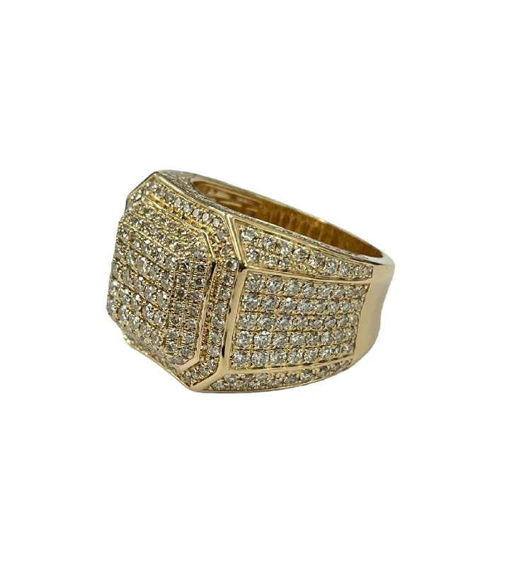 Men's Round Brilliants Diamond Ring 3.85 Carats Yellow Gold